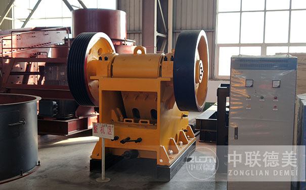 什么是液壓對輥破碎機？