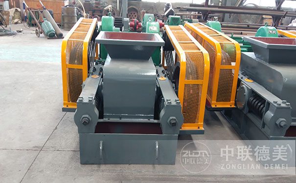 對(duì)輥制砂機(jī)